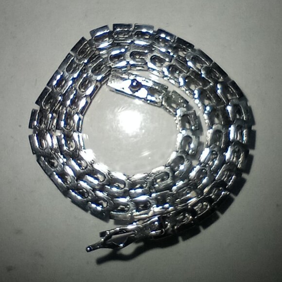 10Kt White Gold 2-Carat Diamond “Half Moon” Eternity Bracelet - Picture 6 of 6
